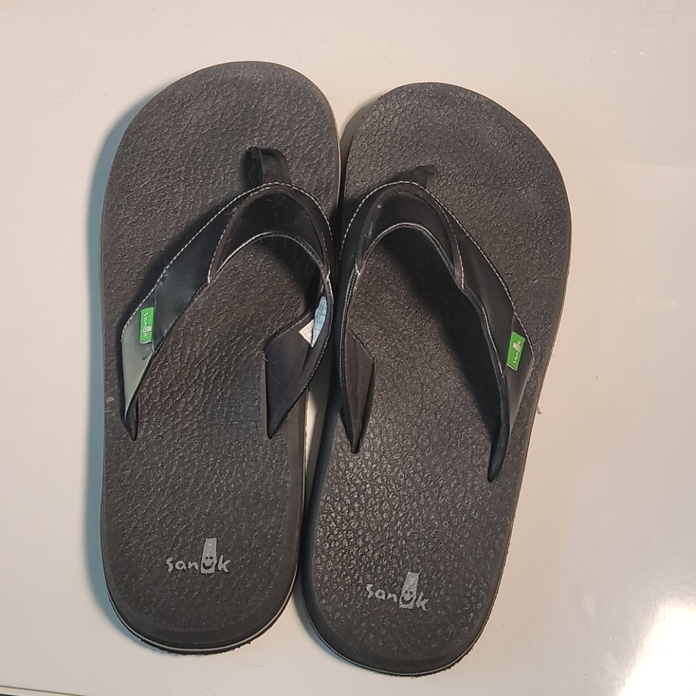 Sanuk Black Flip Flop Sandals